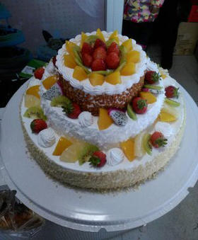 三层水果蛋糕