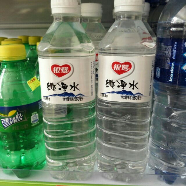 银鹭纯净水560ml