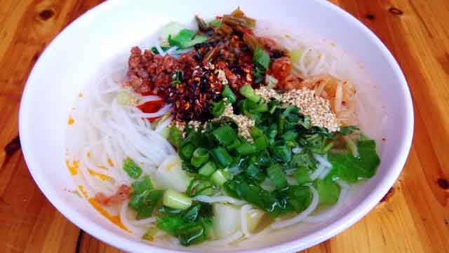 【腾冲傣味小吃】煮米线