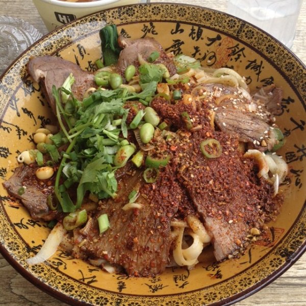 牛肉油泼面