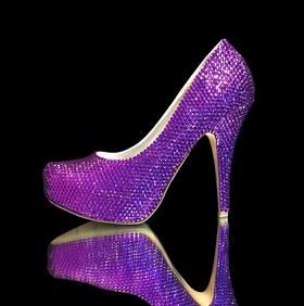 紫色水晶经典的新娘高跟鞋 奢侈晚宴必备