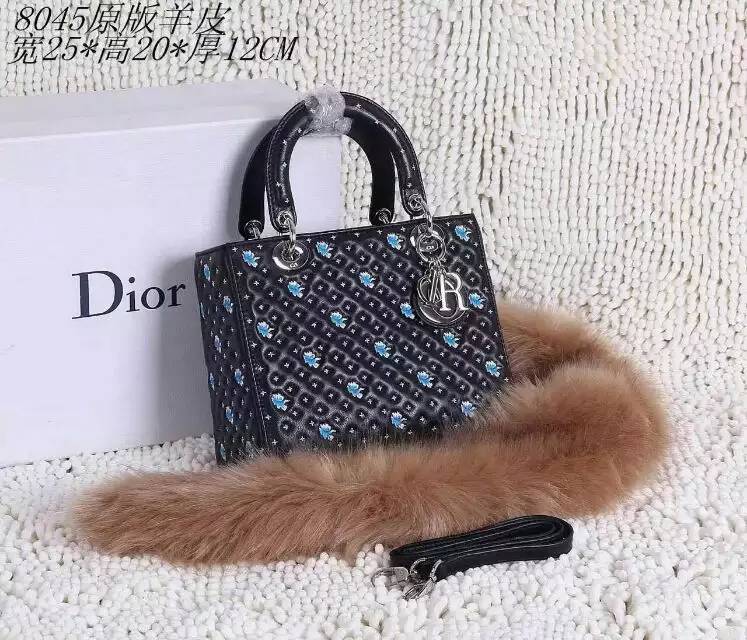 小品位 dior 戴妃羊皮刺绣菱格包