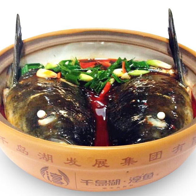 千岛湖红烧砂锅鱼头