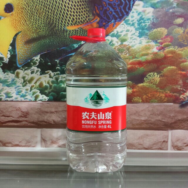 农夫山泉饮用天然水大瓶4升透明瓶装