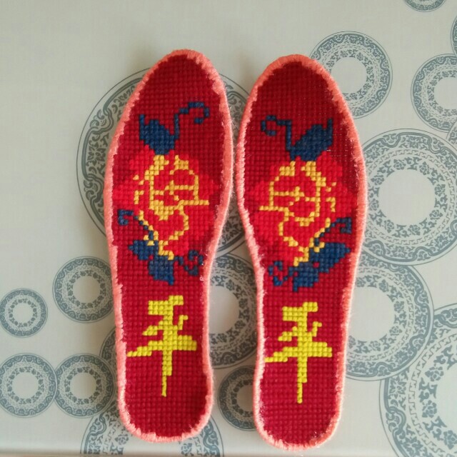 防臭透气塑料十字绣成品鞋垫,不论自己用,还是送好友都是最好的选择