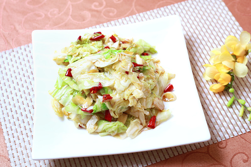 家常美味·炒莲花白的做法