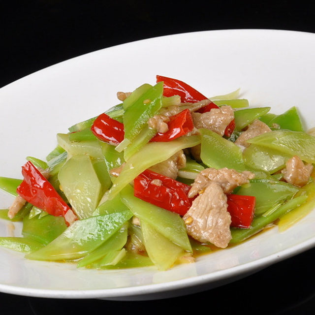 周一:青笋肉片 素炒西兰花 胡萝卜炒金针菇(图片仅供参考)
