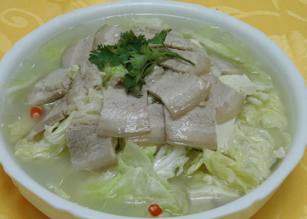 五花肉白菜炖豆腐粉