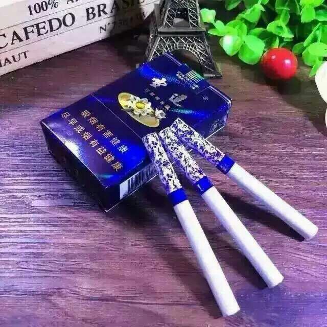 正品新疆雪莲青花瓷
