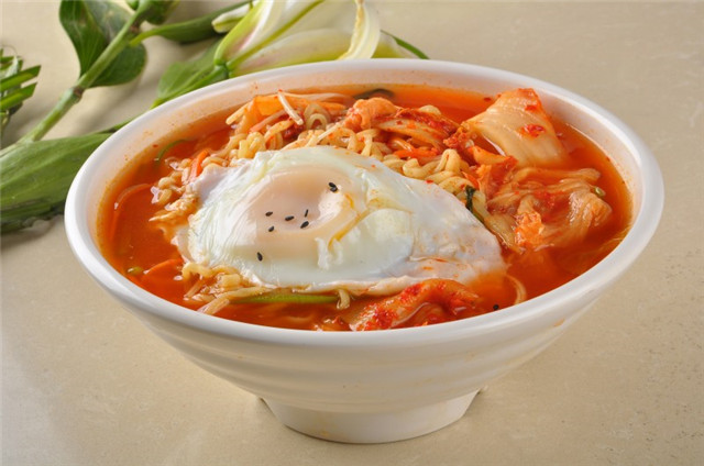鸡蛋泡菜辛拉面