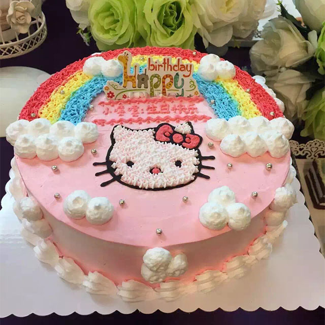 hello kitty卡通水果蛋糕
