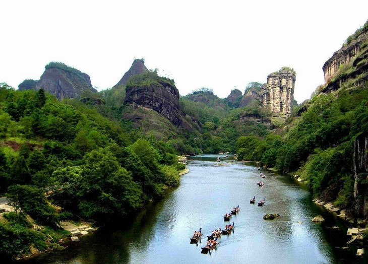世界文化与自然遗产双重遗产地,5a级旅游景区,著名的风景旅游