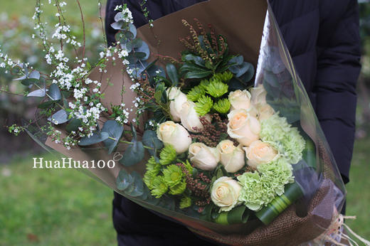 明月光丨11朵玫瑰雪柳混合花束 商品图2
