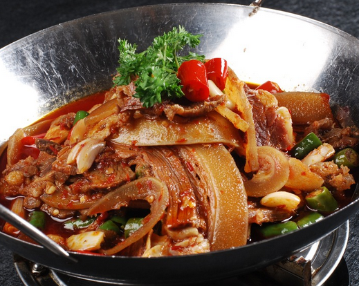 干锅带皮黄牛肉(48元/份)