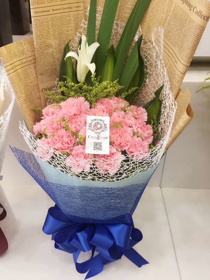 韩式精美简单包装 红色康乃馨一般用来祝愿母亲健康长寿,表达不朽的