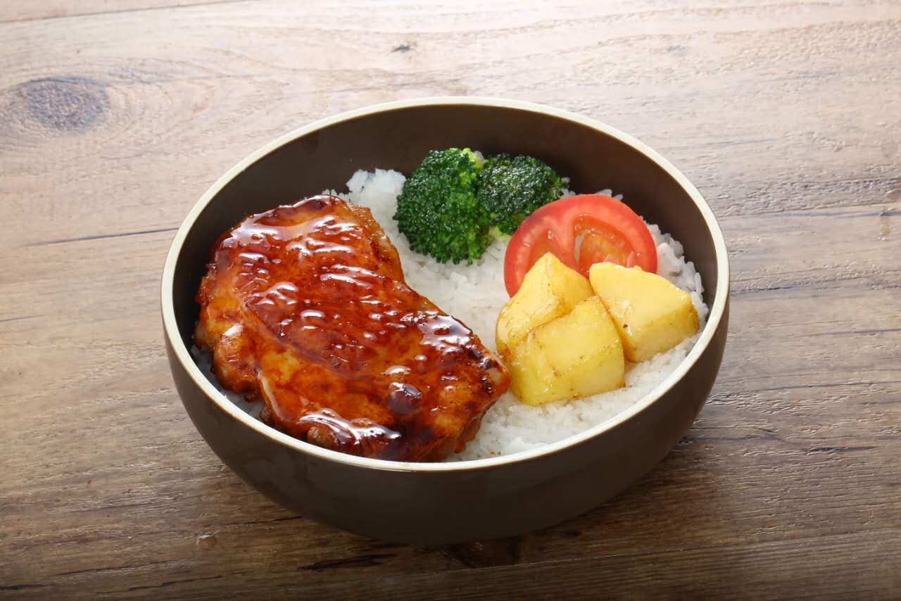 奥尔良鸡扒饭 例汤
