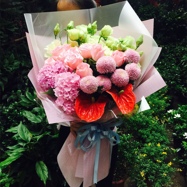 【意境花卉】【 爱是一本书 】粉玫瑰绣球花束