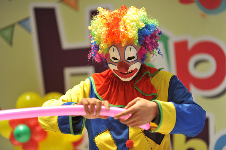 生日会小丑助兴表演服务