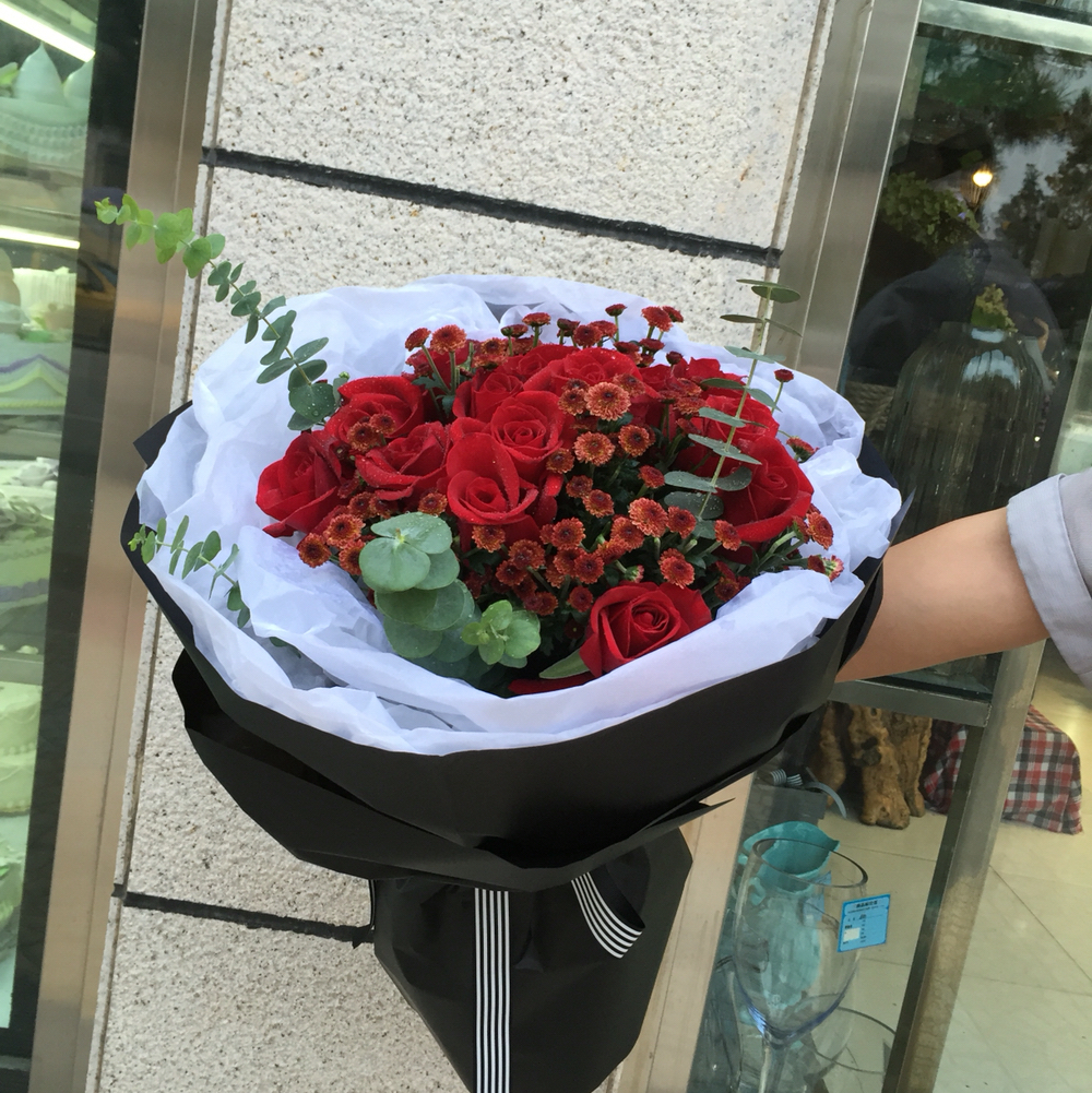 市丰润区人民路98号紫玫瑰花坊 (北方购物南行100米路西) 客服微信
