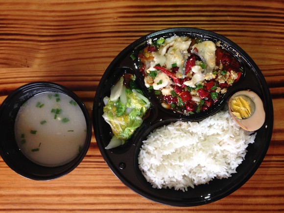 酸菜鱼套餐饭