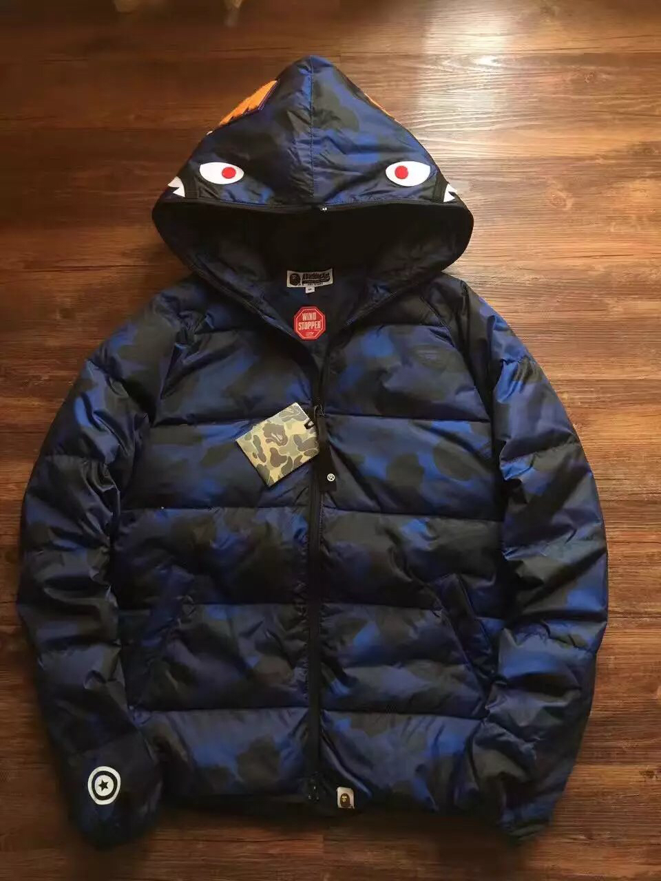 bape羽绒服