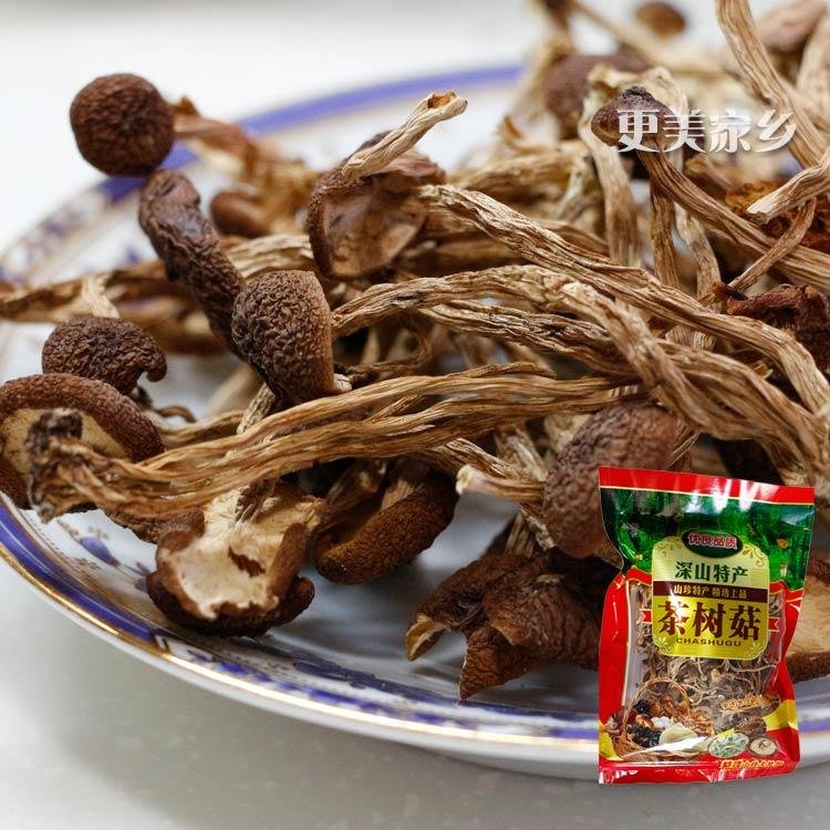 三两听起来不多,不过茶树菇是特别干的东西,三两一大包呢!