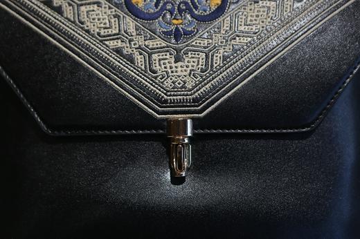 山谷居民品牌时尚苗绣双肩包/背包 - 锦绣 商品图3