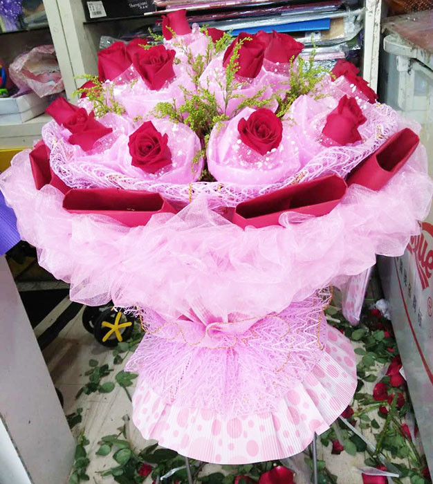 【推荐】仅售180元,价值388元19朵玫瑰鲜花花束!