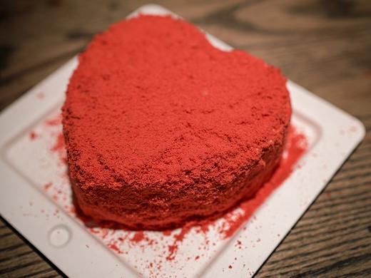 LOVE IS THE BEST INGREDIENT.【爱心枕头】 商品图0
