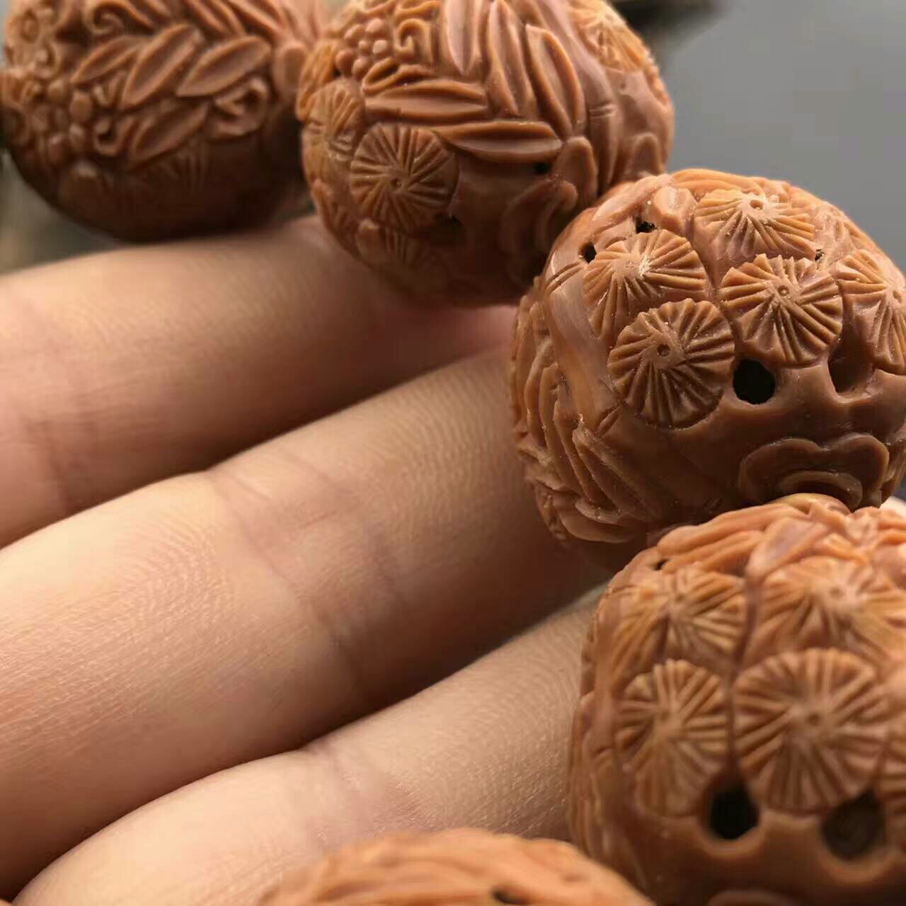 新品镂空雕刻核桃上新 【梅兰菊】