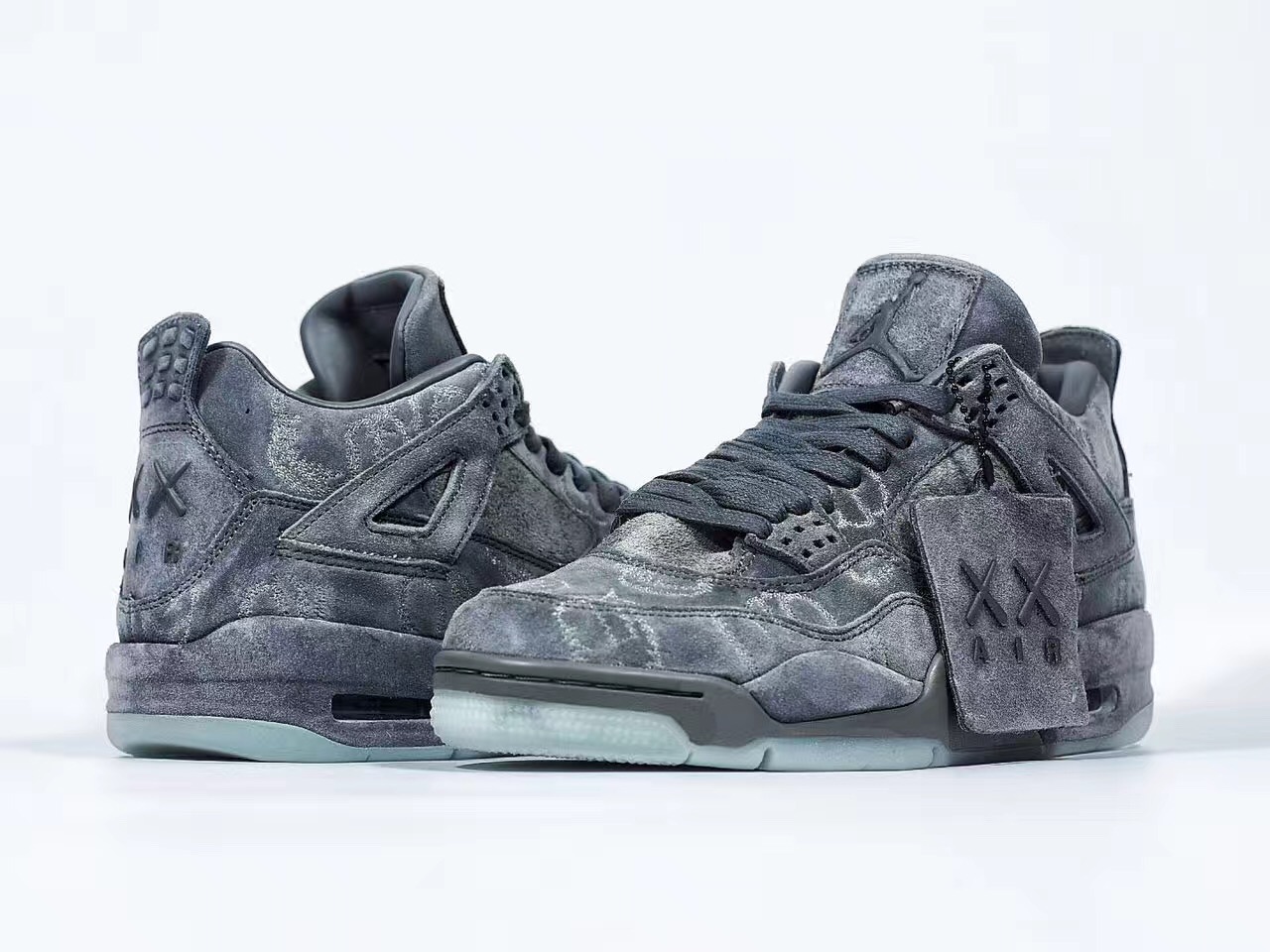 aj4 x kaws 联名球鞋 独家出口国外订单代号h12 完美公司级 男鞋