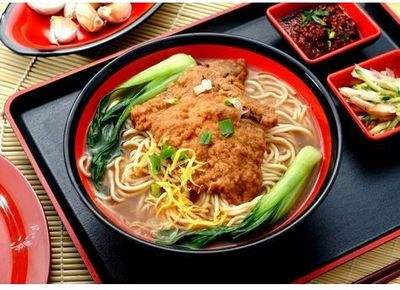 大排面/粉10元 1元餐盒费《沙县小吃》