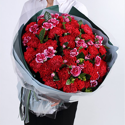 鲜花预定66朵康乃馨