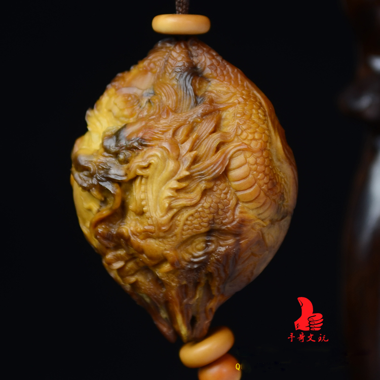 南工名家天鹰三花橄榄核雕单籽《一念之间2》2.8x3.
