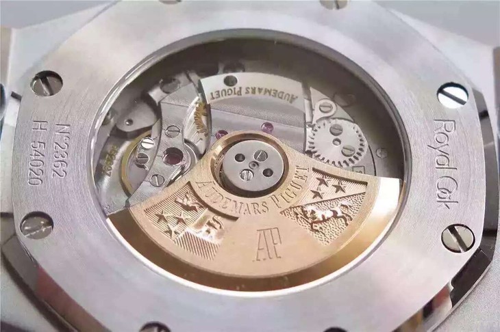 爱彼皇家橡树15400,自动机械机芯男士机芯:3120,精钢外壳,不锈钢和