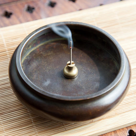 中号禅修三足铜炉（黄铜仿古） 商品图1