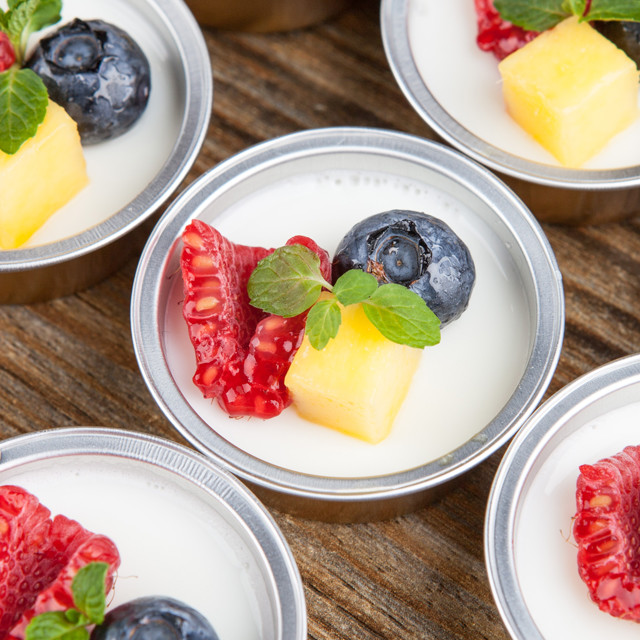 milk pudding with fruit 水果牛奶布丁杯
