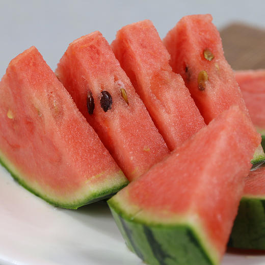 秋茬沙甜小西瓜！皮薄籽少 汁甜味美 850克  两份减5元 商品图3