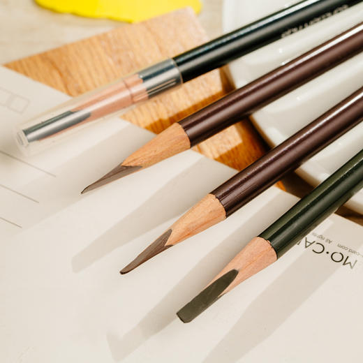 植村秀砍刀眉笔 细腻精致的日式眉笔 商品图0