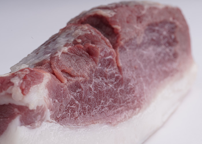 后腿肉 · 瘦肉比例高,口感较硬