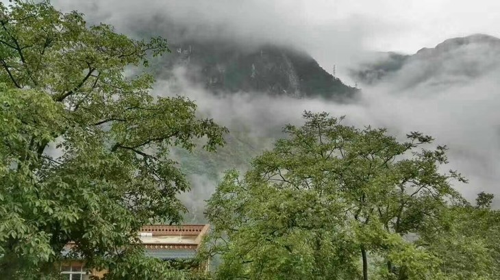 【雪山人家】270元起探秘雪山村,看云雾缭绕,飞雪夹金