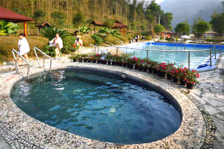 【花水湾温泉】西岭雪花水湾锦泰温泉酒店,含早餐