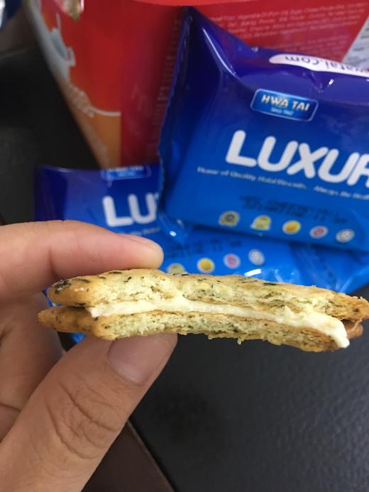 宏丰精选 马来西亚进口 华大乐佳益夹心饼干 两种口味 420g/桶 商品图2