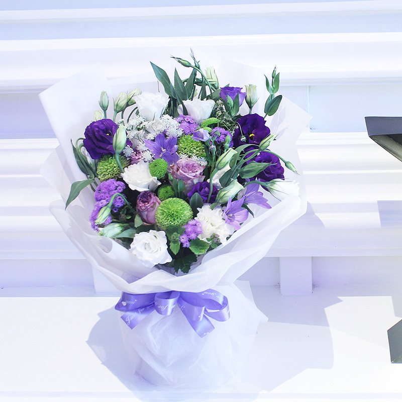 多洛塔玫瑰花紫色系送朋友过生日鲜花花束