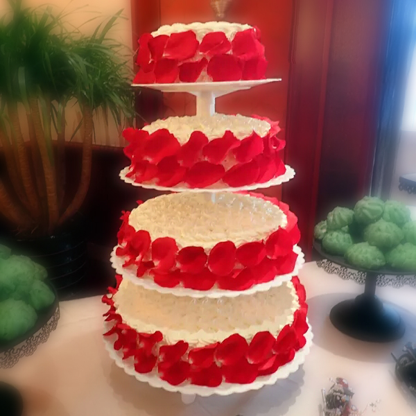 玫瑰花瓣婚礼蛋糕
