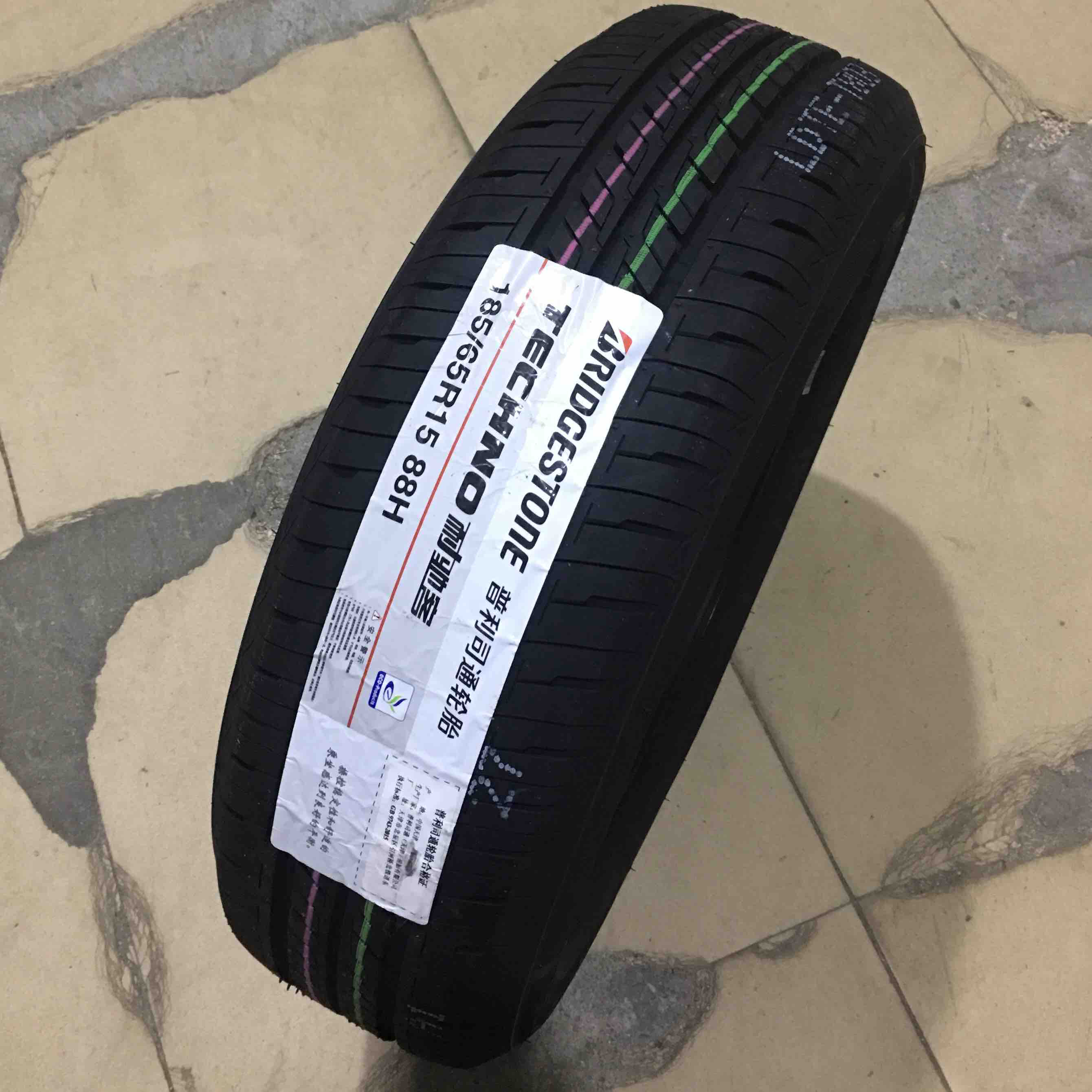 普利司通185/65r15 88h 耐驰客