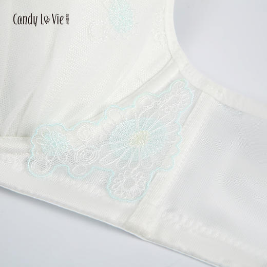 奶糖派 涟漪白色  少女大码文胸大罩杯内衣 商品图1