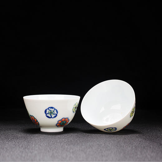 宝瓷林青花斗彩皮球花杯 商品图2