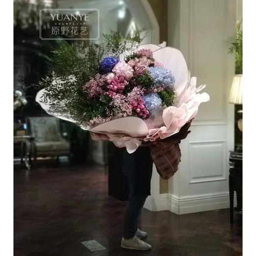 玫瑰绣球满天星大花束 商品图2