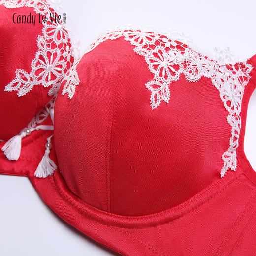 奶糖派绒花大红色刺绣婚礼本命年婚庆大胸内衣 商品图0